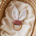 Hochet bébé oreilles de lapin Léontine – anneau bois, coton et velours côtelé