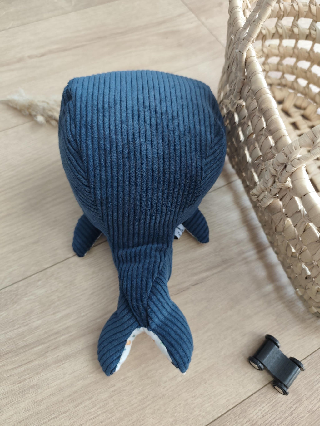 🐋 Peluche baleine bébé – Collection Madeleine la Baleine | Fait main – Blanche & Noé