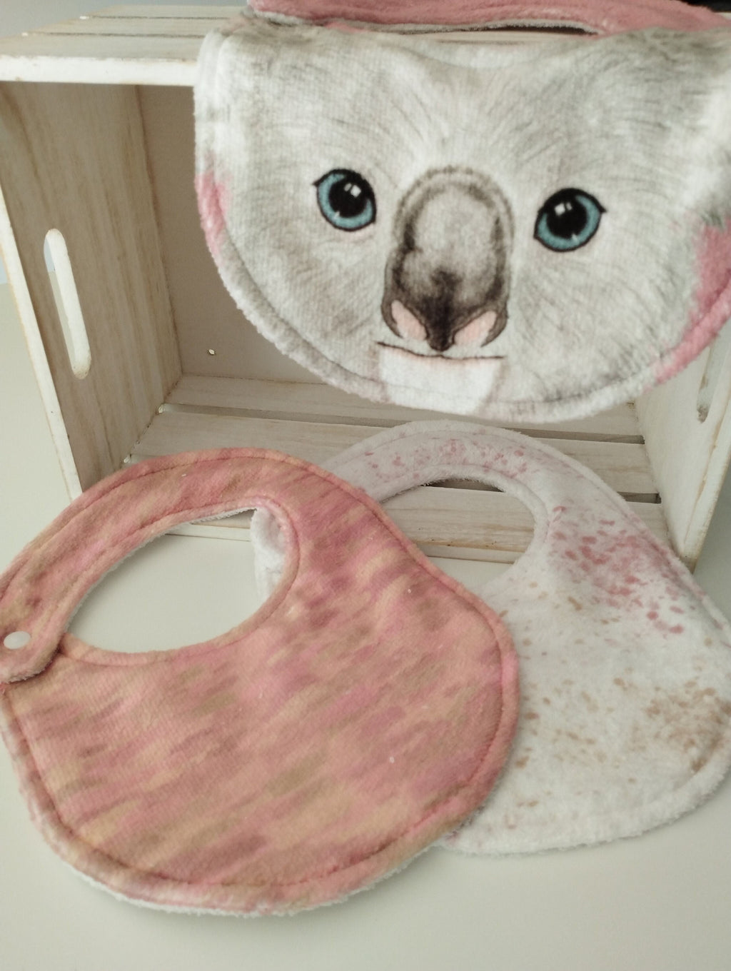 Lot de trois bavoirs collection Koala rose exclusivité Blanche & Noé