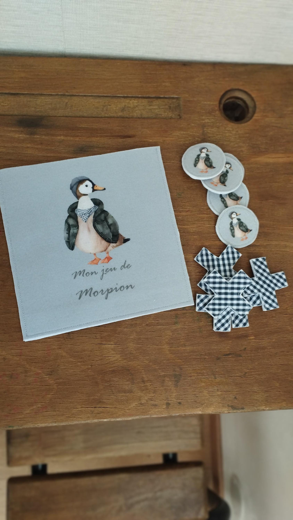 Jeu de morpion. Gaspard le canard