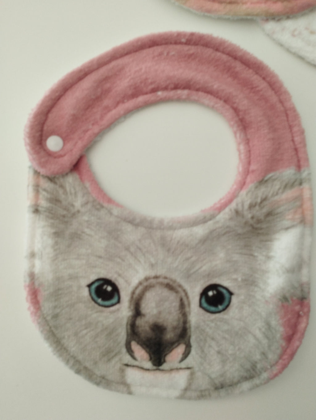Lot de trois bavoirs collection Koala rose exclusivité Blanche & Noé