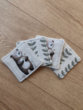 Lot de 4 lingettes lavables Léon l'Ourson en éventail – motifs ourson et feuillage sur coton, verso éponge – Blanche & Noé