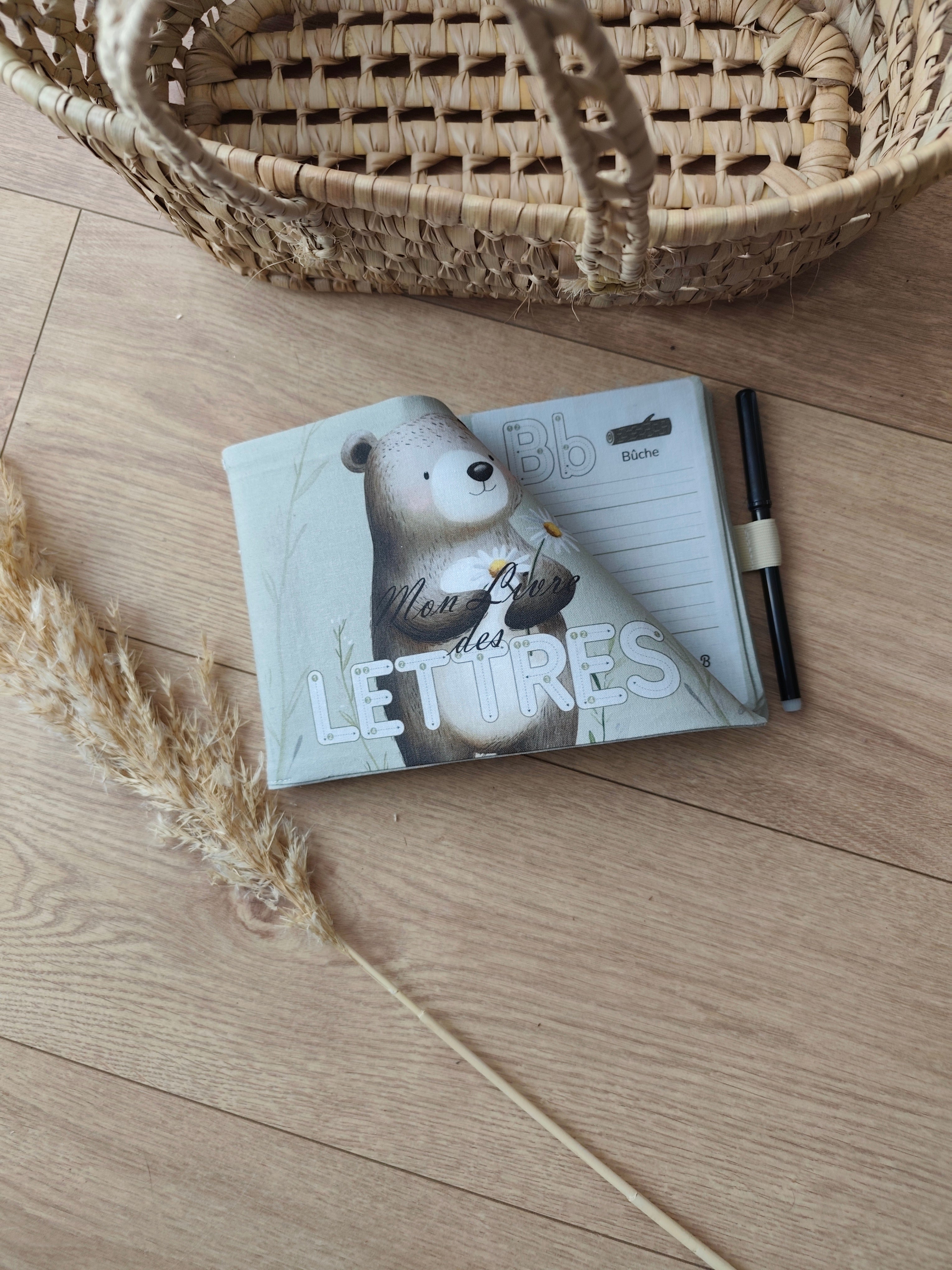 🧸 Livre des lettres lavable – Léon l’ourson