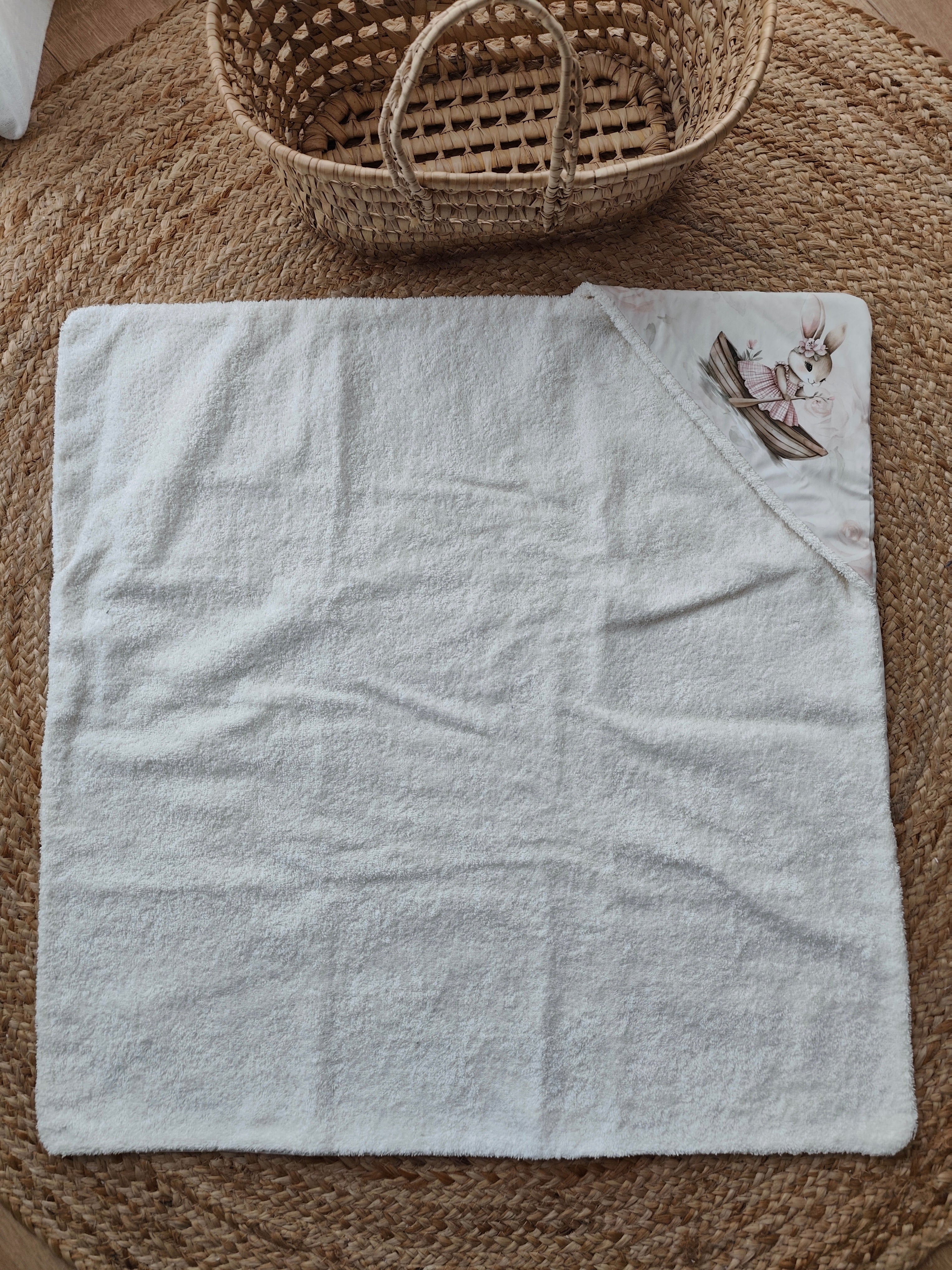 Cape de bain bébé Léontine la Lapine | Sortie de bain artisanale avec capuche