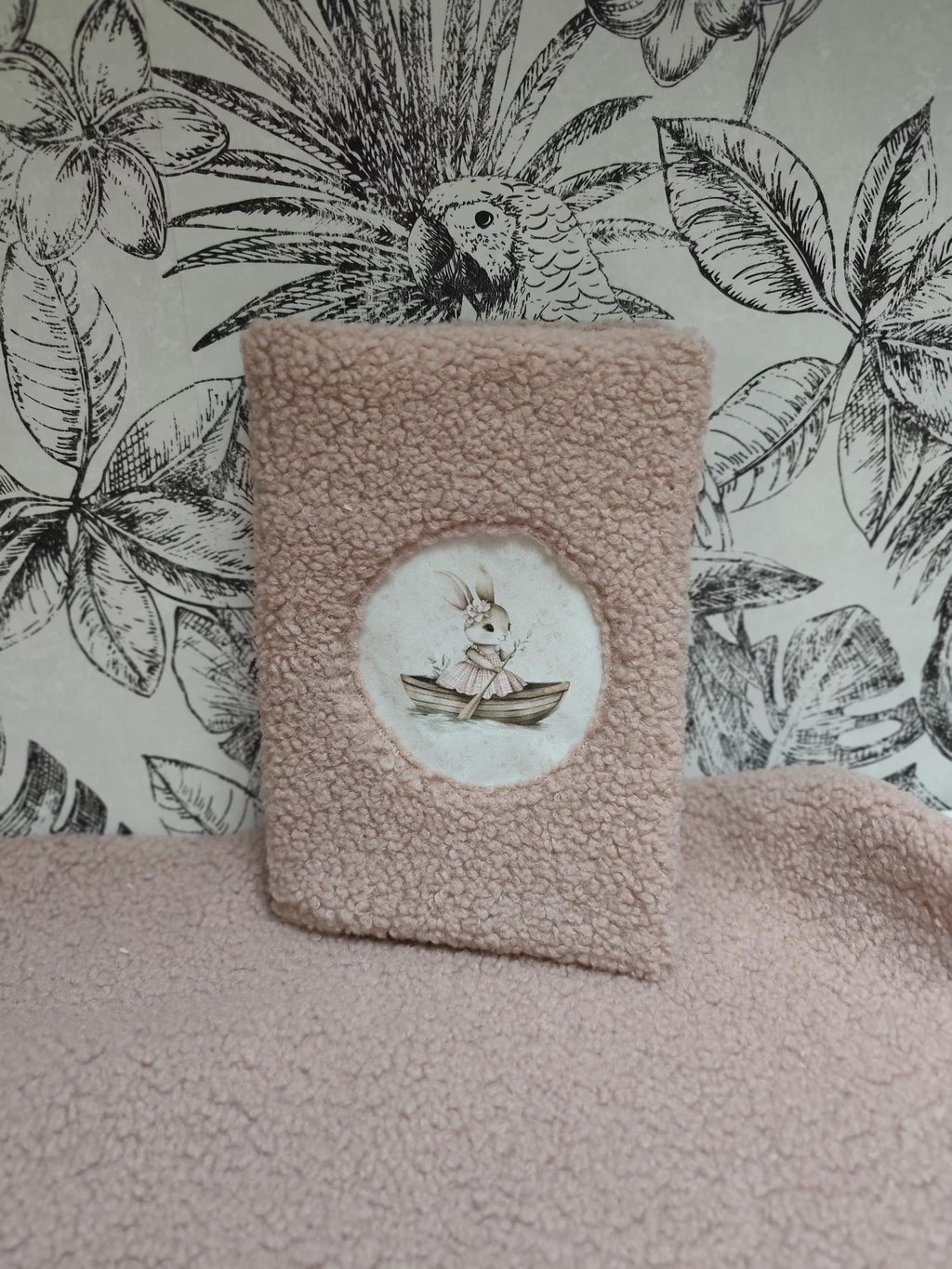 🐰 Protège carnet de santé fait main – Collection Léontine la Lapine | Blanche & Noé